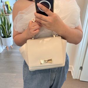 NWT kate spade NEW YORK leather crossbody/shoulder bag *BRAND NEW WITH TAG*